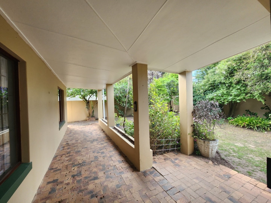 2 Bedroom Property for Sale in King George Park Western Cape